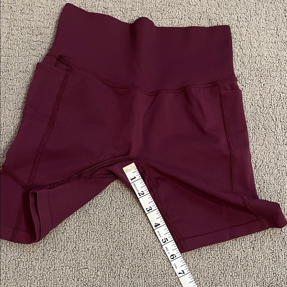 🩷 PINK Active Small Women's High-Waisted Burgundy Shorts Ribbed Waist Like New - Picture 4 of 6